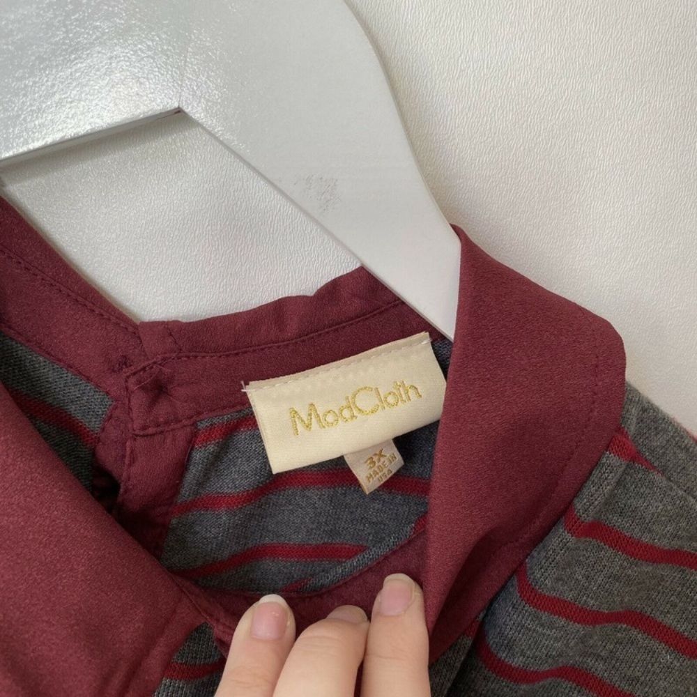 ModCloth | Declare & Contrast Striped Collared Top - Picture 4 of 10
